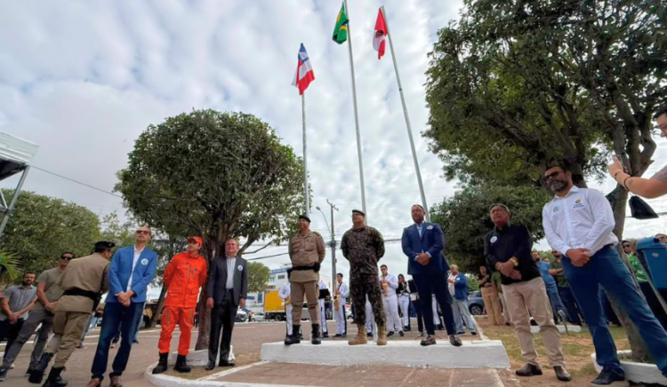Hasteamentos das bandeiras marca início das comemorações dos 68 anos de Emancipação Política de Paulo Afonso