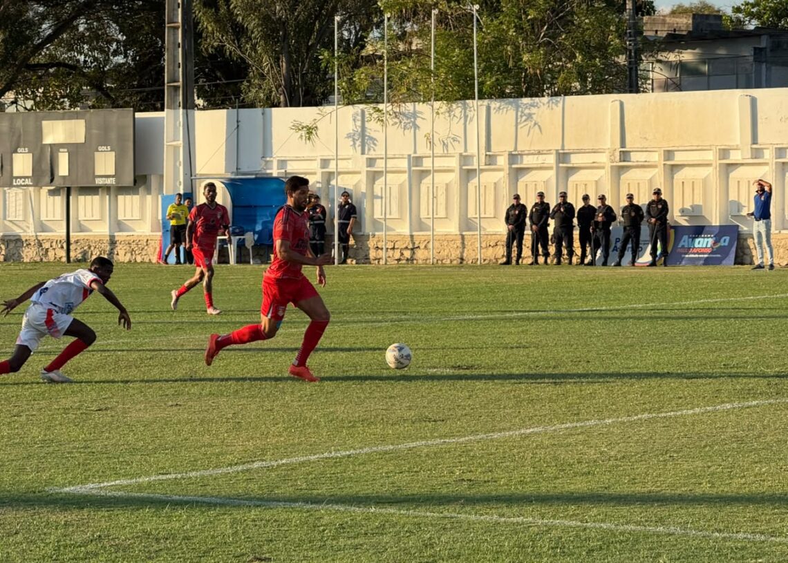 Seleção de Paulo Afonso goleia Poções por 5 a 1, mantém invencibilidade e encara Capim Grosso nas oitavas do Intermunicipal 2026